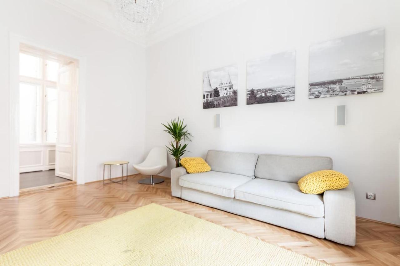 Bpr Sophisticated Astoria Suite With Balcony 布达佩斯 外观 照片