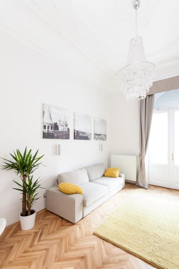 Bpr Sophisticated Astoria Suite With Balcony 布达佩斯 外观 照片