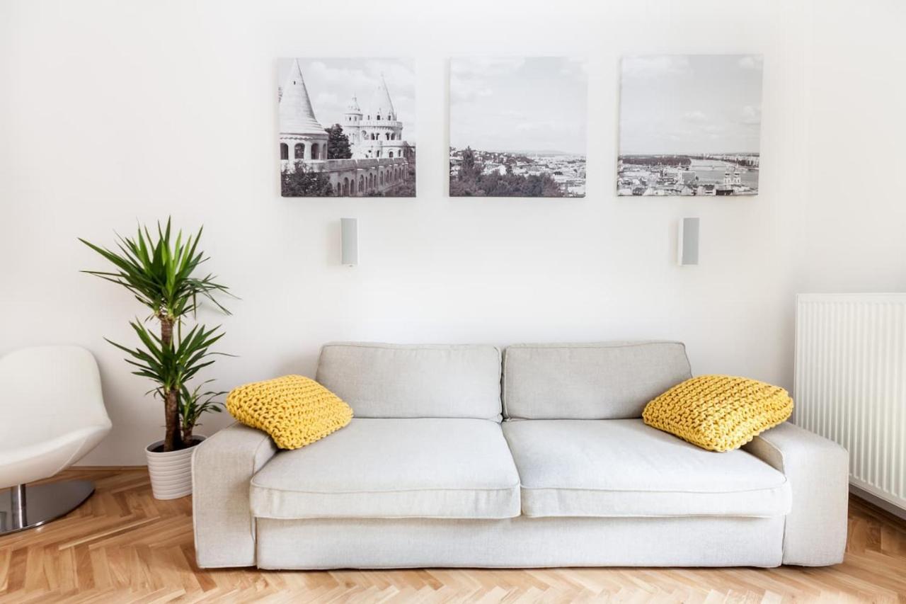 Bpr Sophisticated Astoria Suite With Balcony 布达佩斯 外观 照片