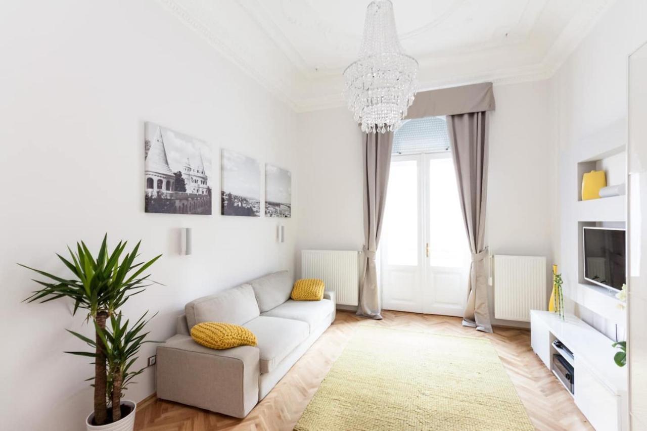 Bpr Sophisticated Astoria Suite With Balcony 布达佩斯 外观 照片