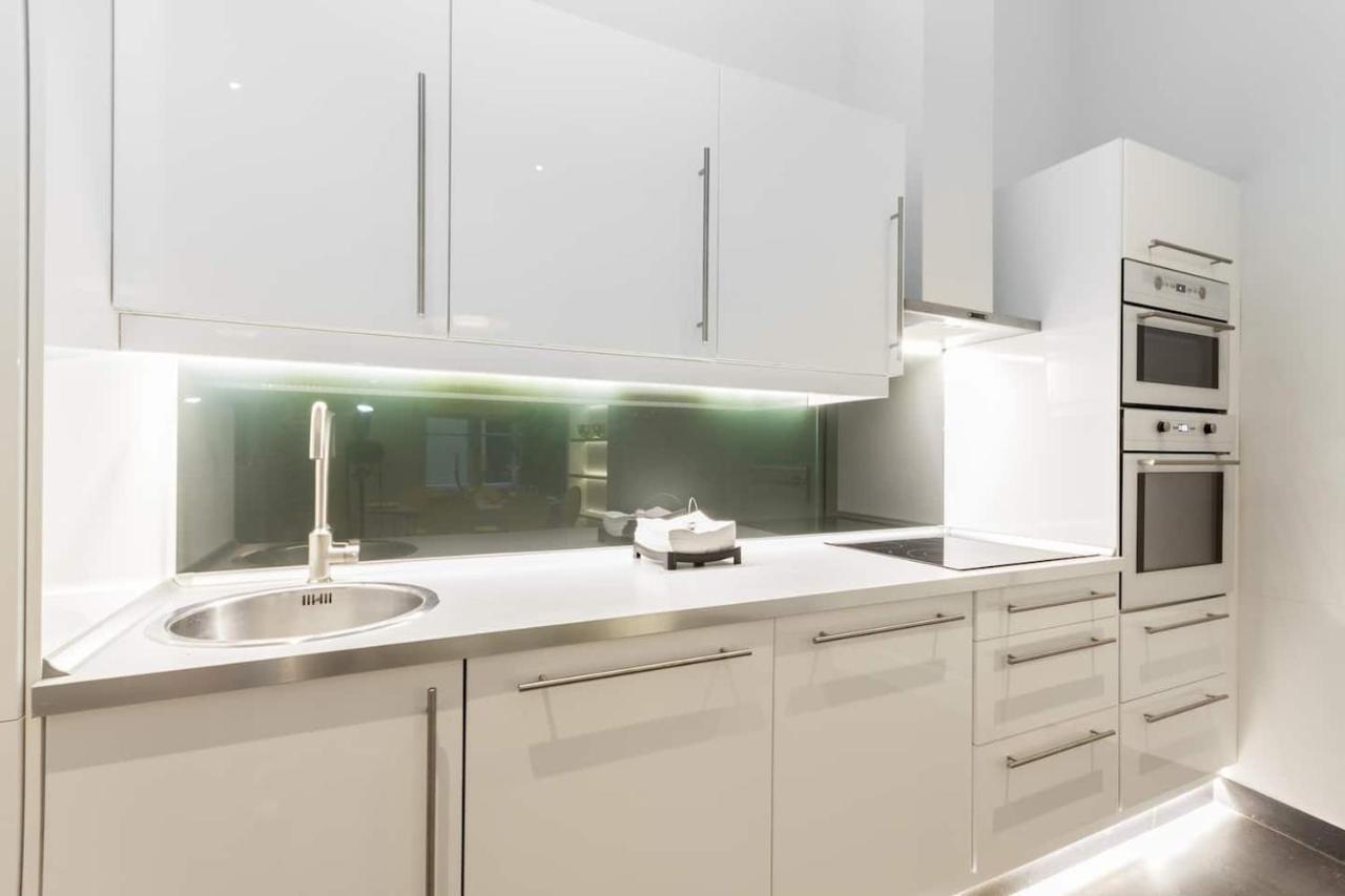 Bpr Sophisticated Astoria Suite With Balcony 布达佩斯 外观 照片
