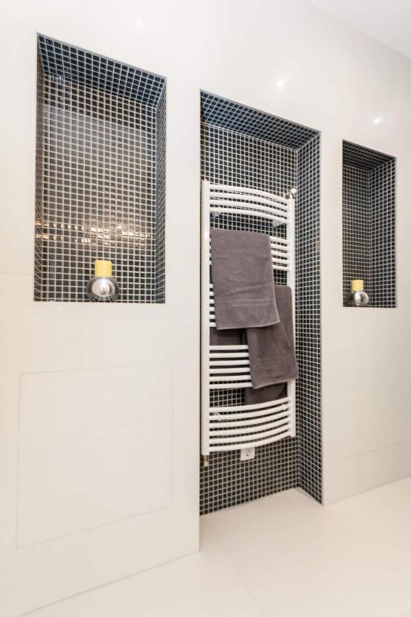 Bpr Sophisticated Astoria Suite With Balcony 布达佩斯 外观 照片