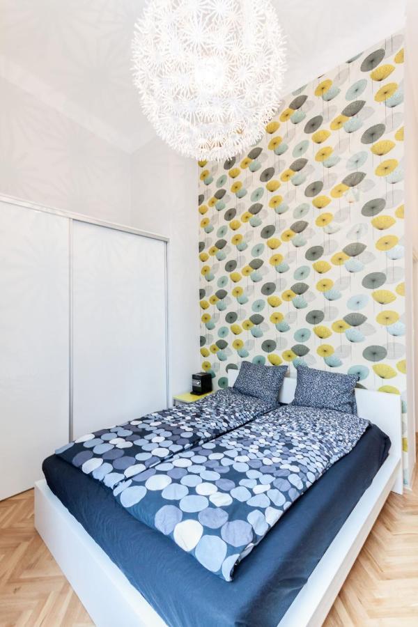 Bpr Sophisticated Astoria Suite With Balcony 布达佩斯 外观 照片
