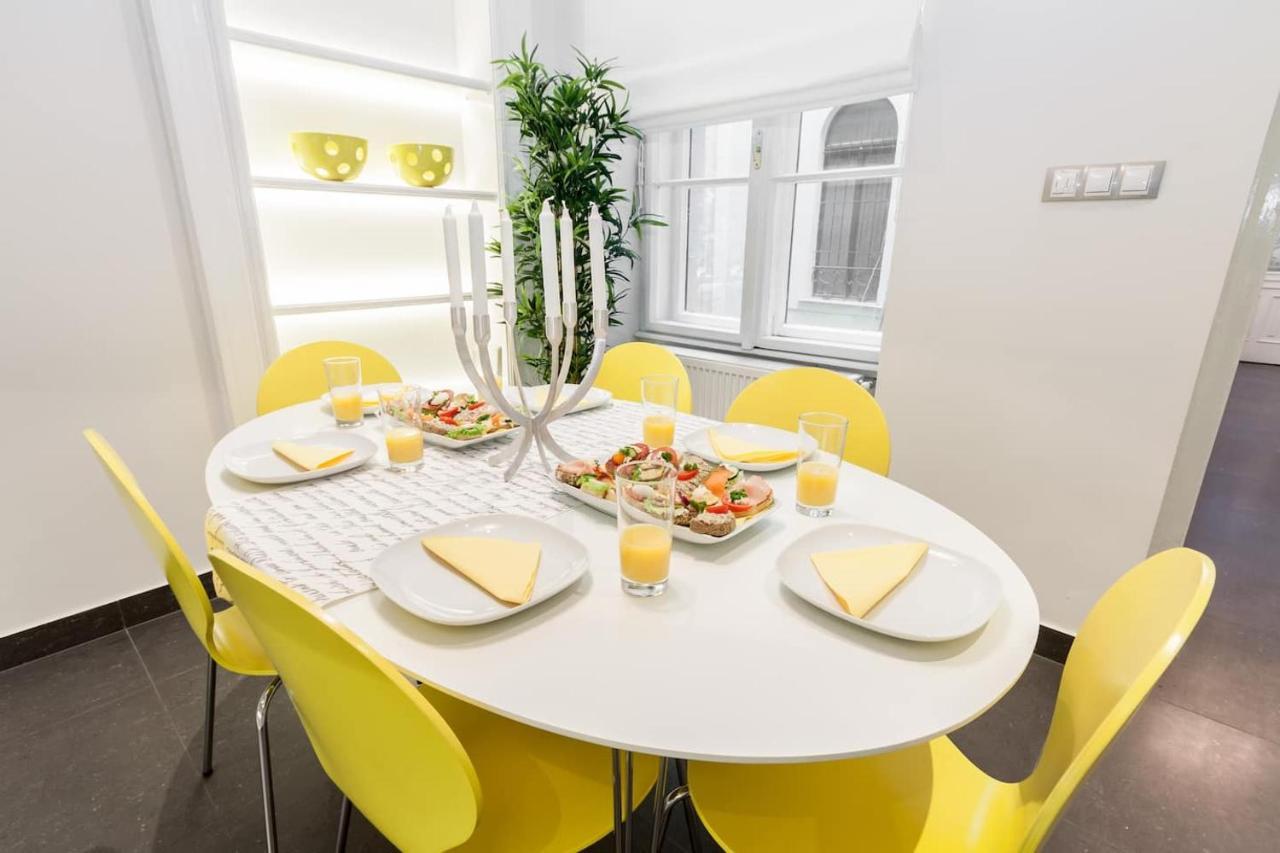 Bpr Sophisticated Astoria Suite With Balcony 布达佩斯 外观 照片
